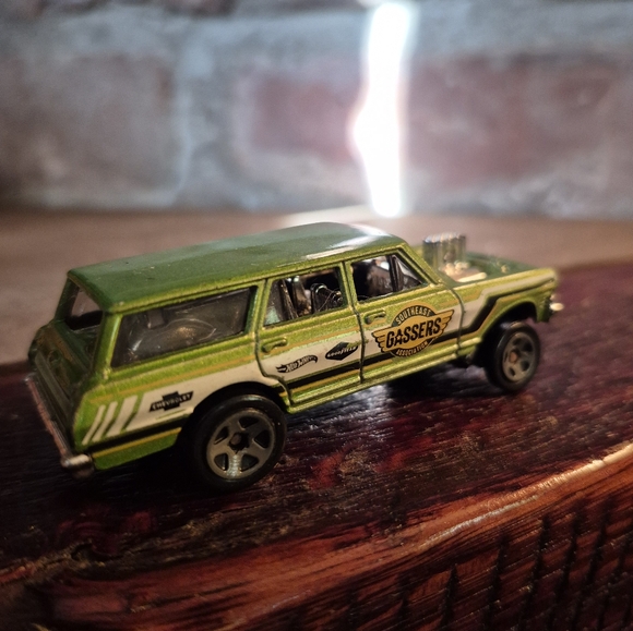 Green Die-Cast Hotwheel Gasser 1964 Nova - Picture 2 of 4